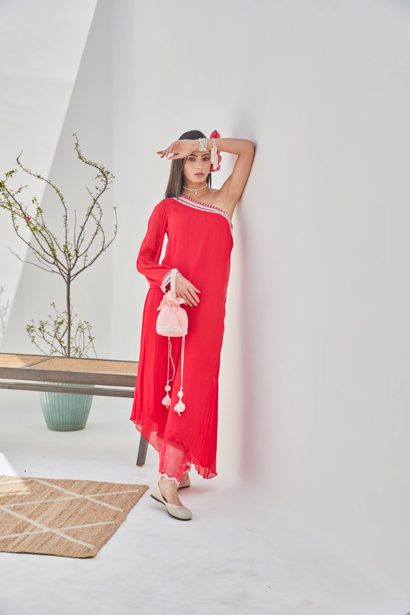 Khel Sarita Red Se