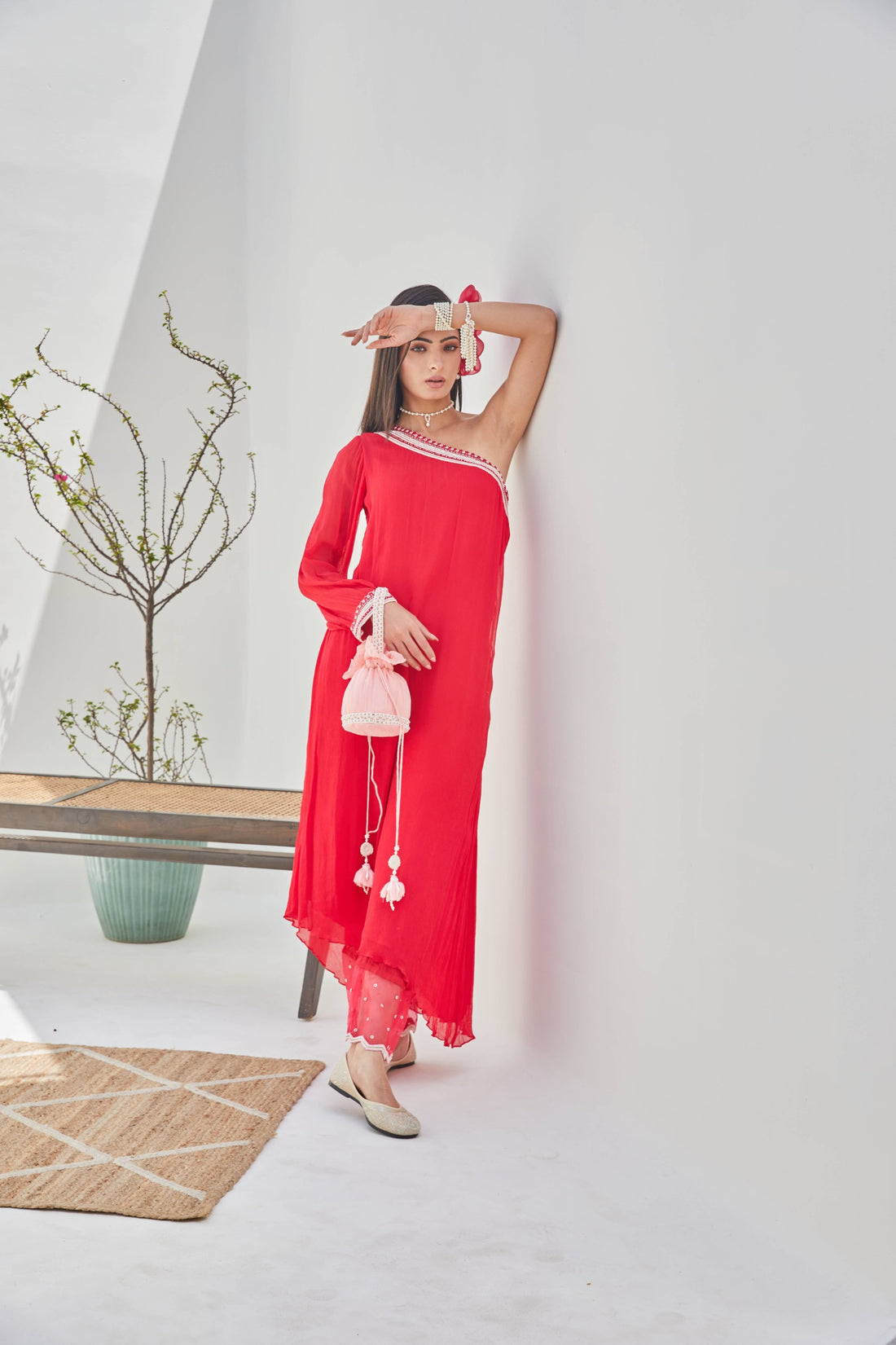Khel Sarita Red Se