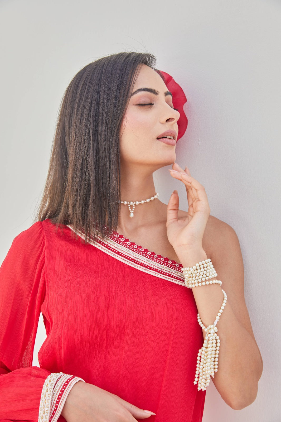 Khel Sarita Red Se