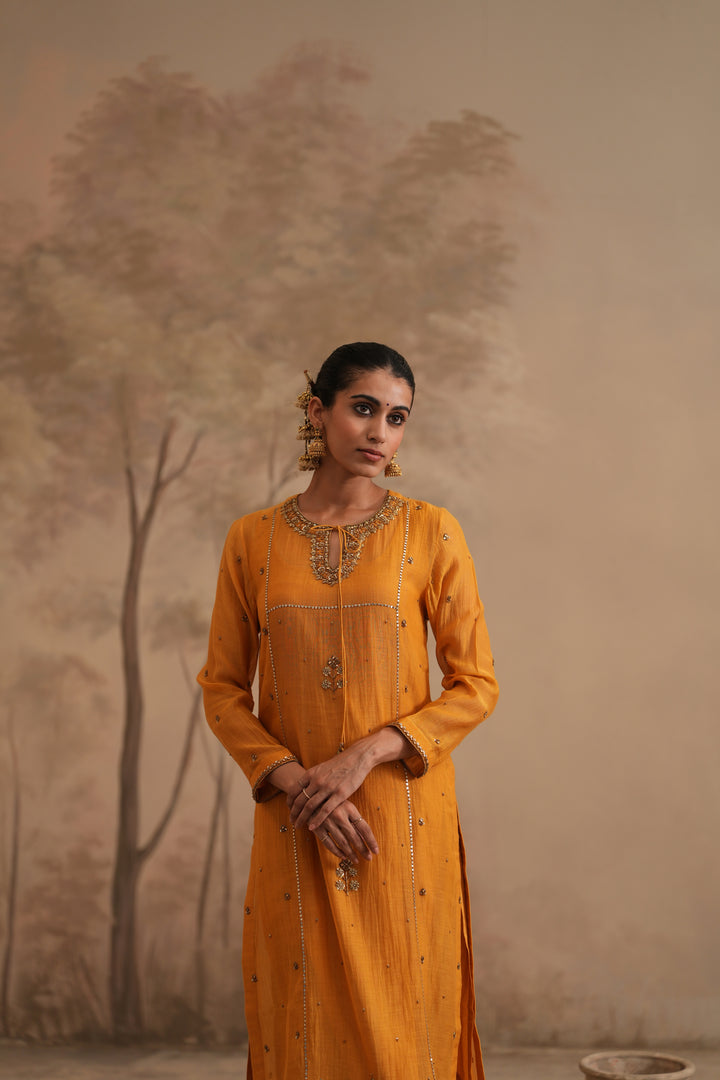 Earthy Yellow Qala Rachita Straight Keyhole Set