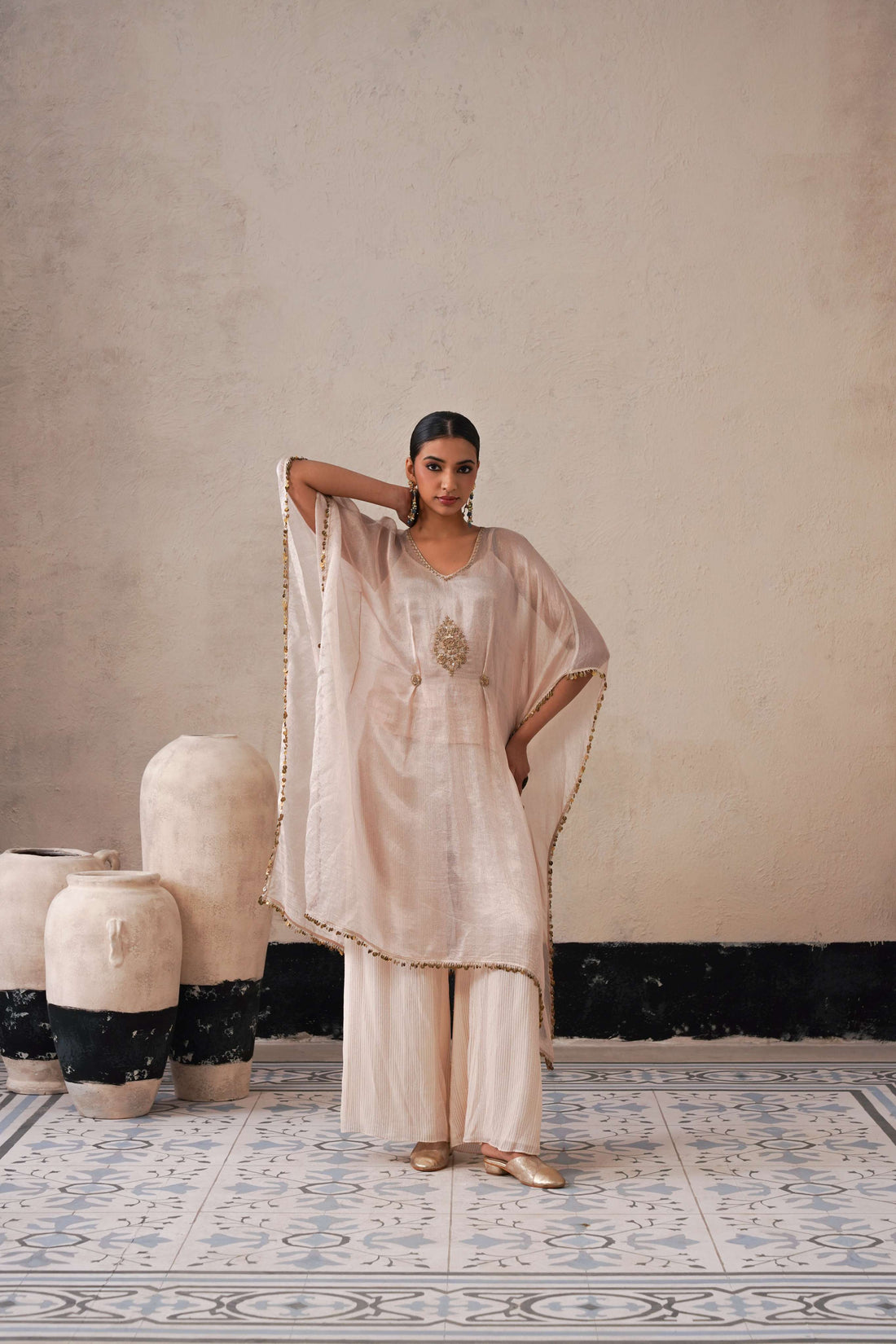 DUTCH IVORY OVAL KAFTAN SET