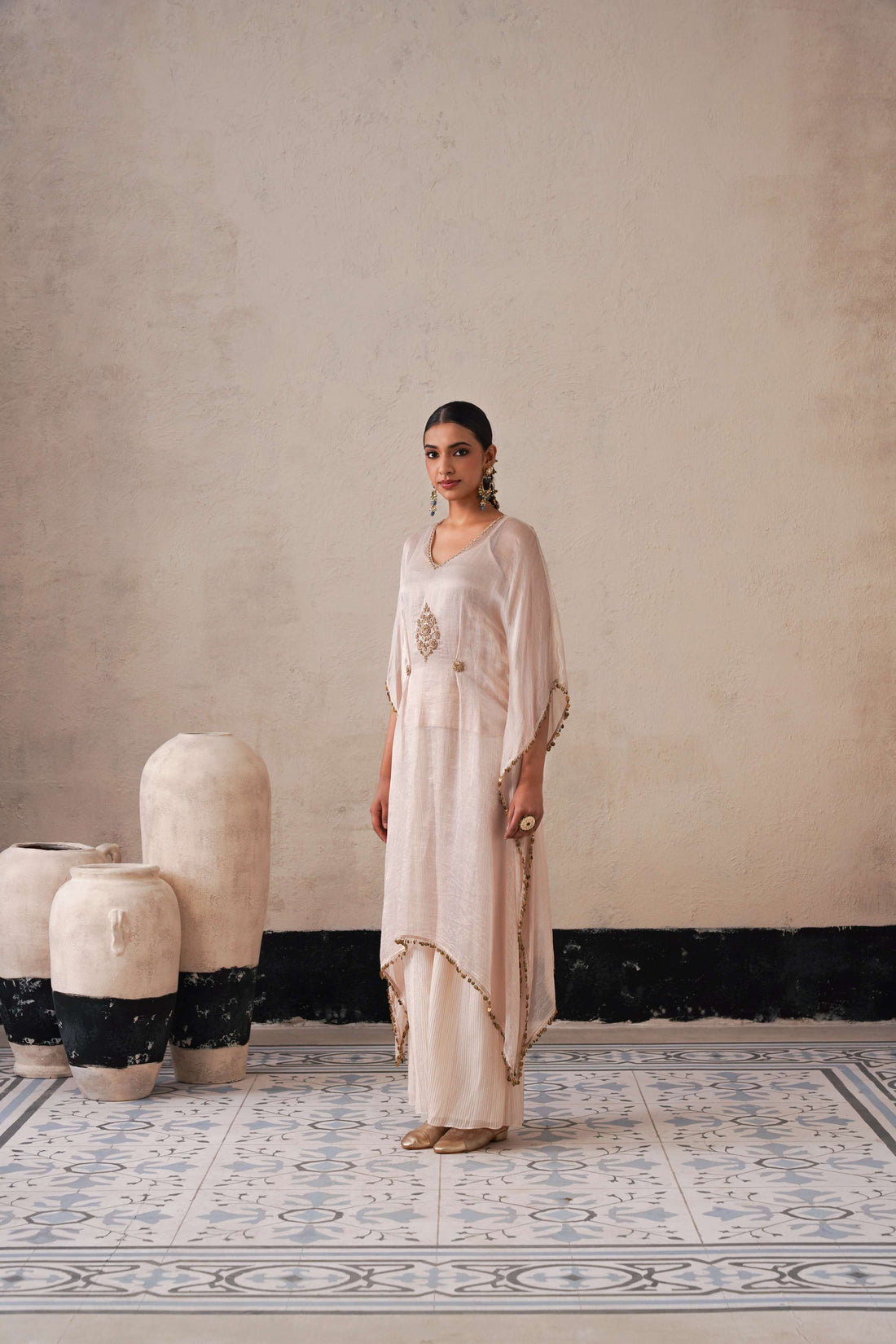 DUTCH IVORY OVAL KAFTAN SET