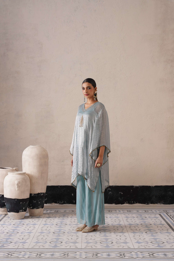 POWDER BLUE OVAL KAFTAN SET