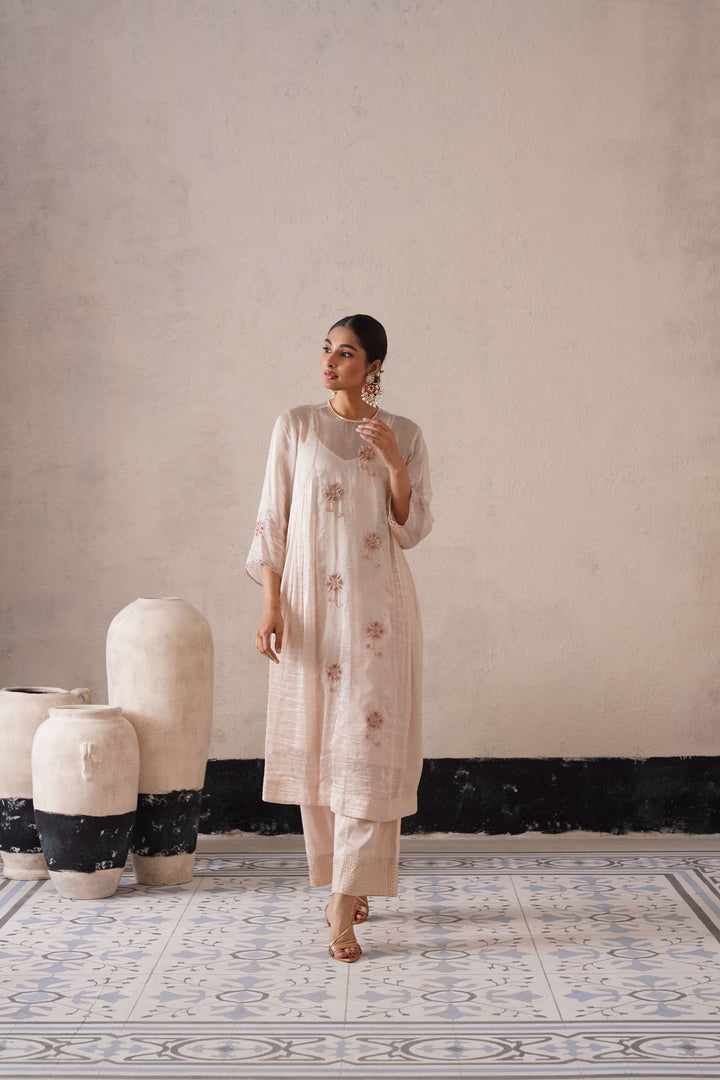 DUTCH IVORY CURVE PANNEL KURTA