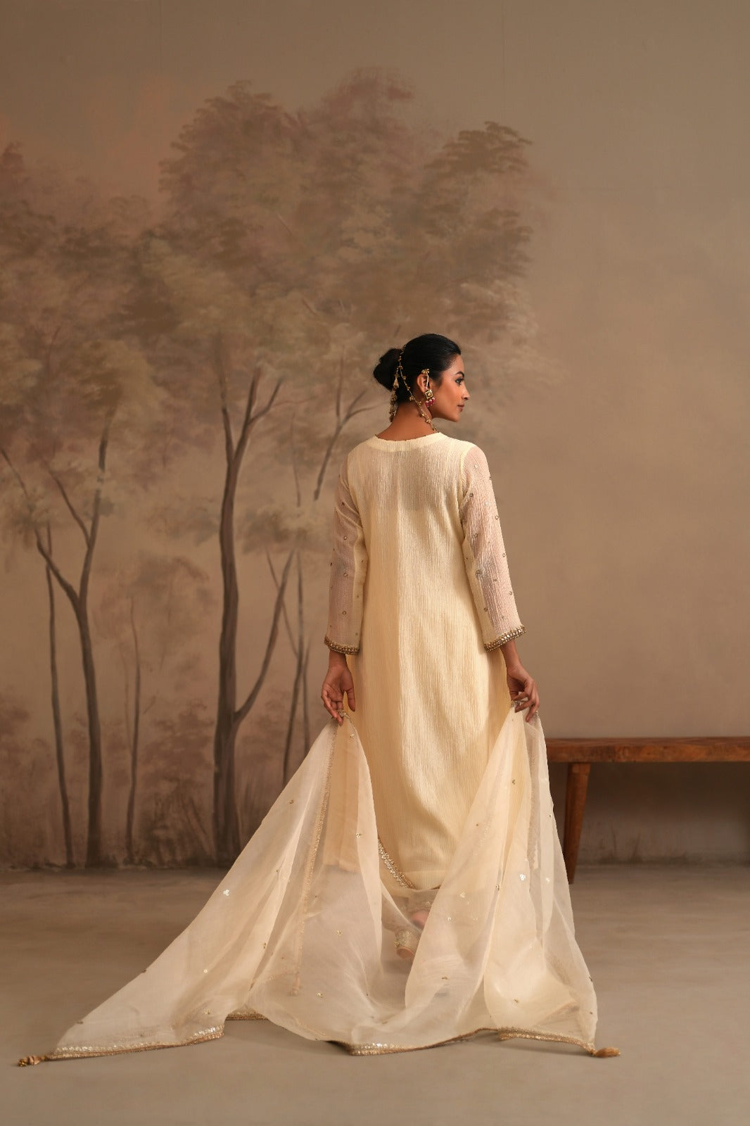 Heer Anika Center Gather - Dutch Ivory