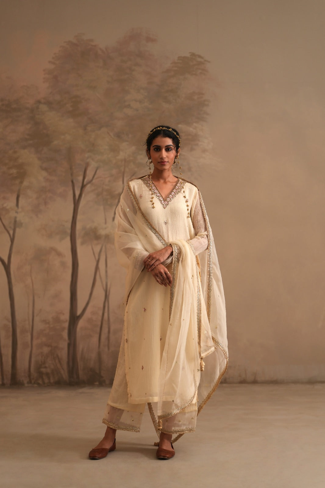 Dutch Ivory Heer Tashvi Straight Kurta