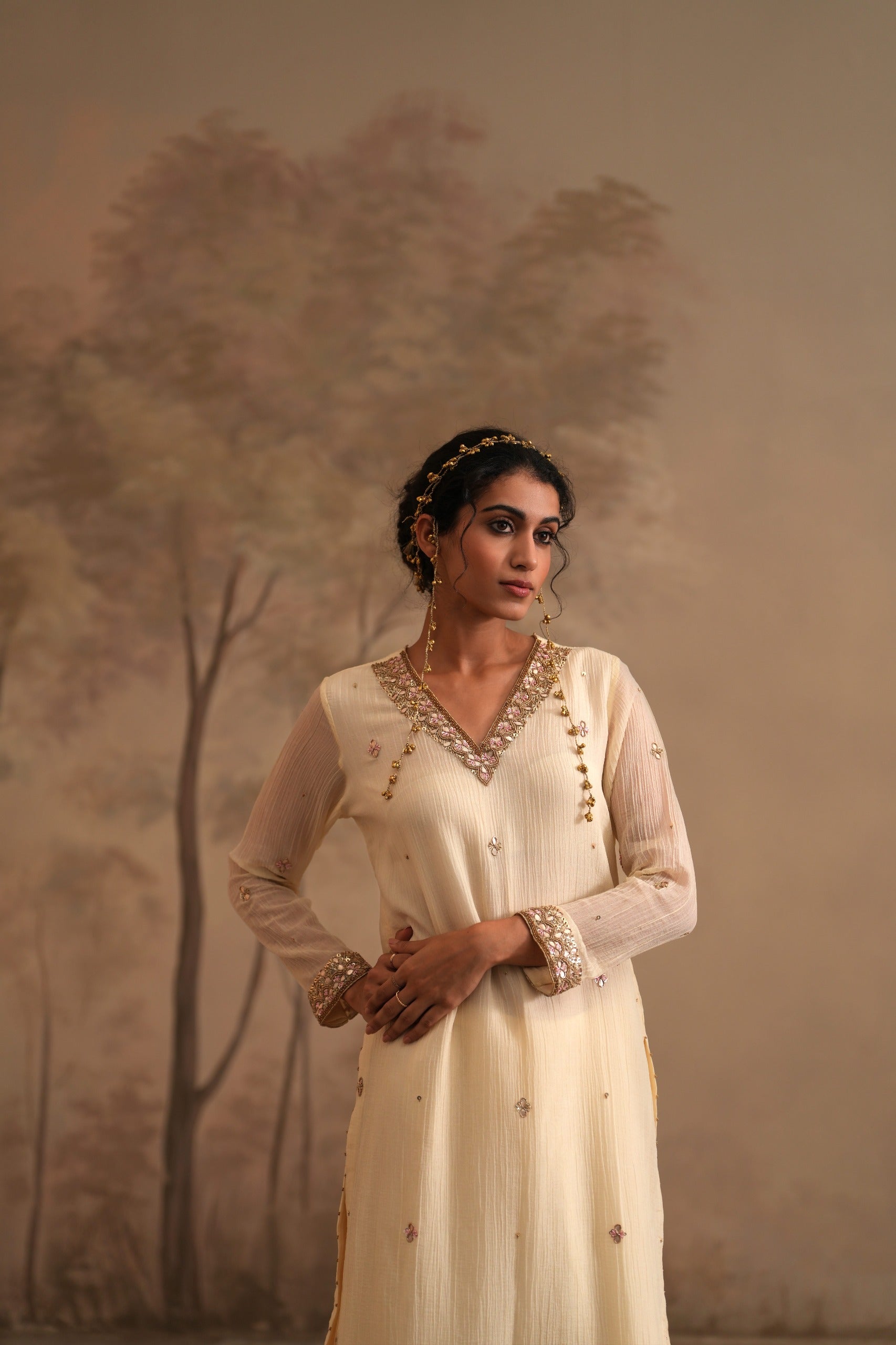 Dutch Ivory Heer Tashvi Straight Kurta