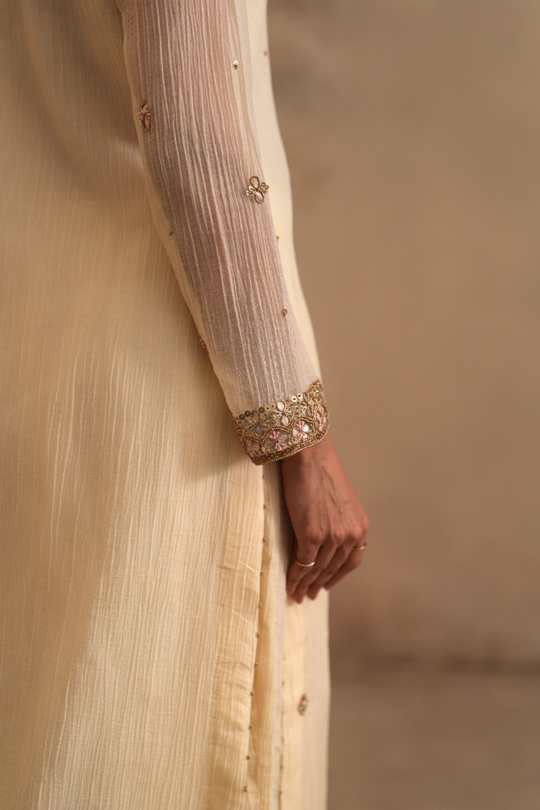 Dutch Ivory Heer Tashvi Straight Kurta