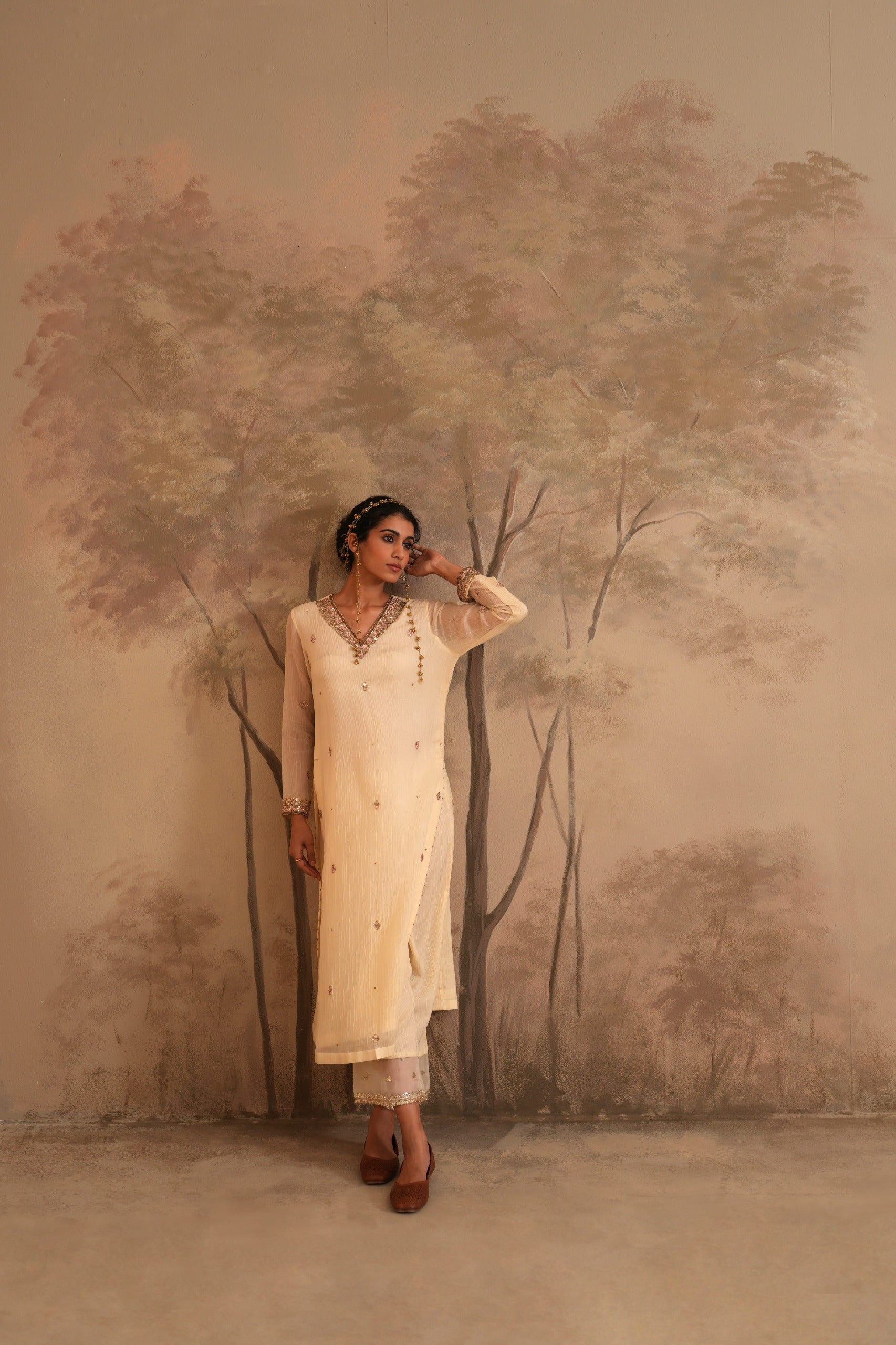 Dutch Ivory Heer Tashvi Straight Kurta