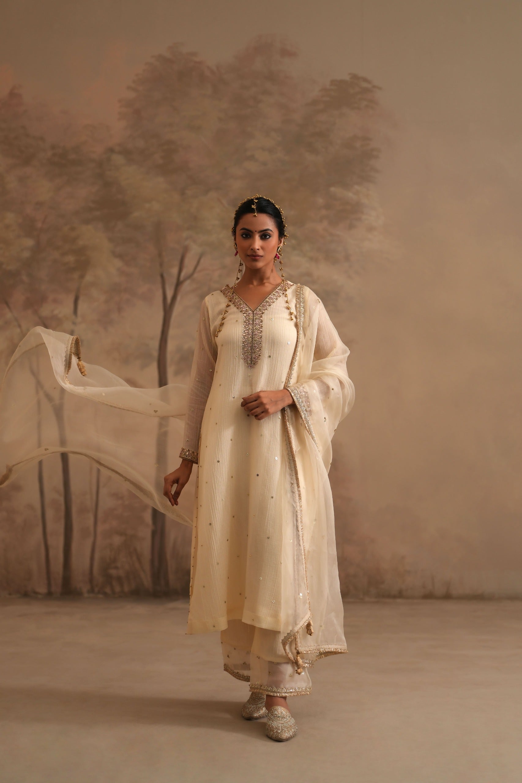 Dutch Ivory Heer Ira Straight Kurta