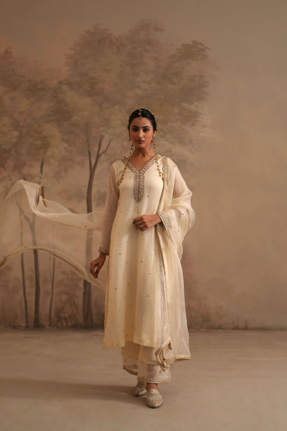 Dutch Ivory Heer Ira Straight Kurta