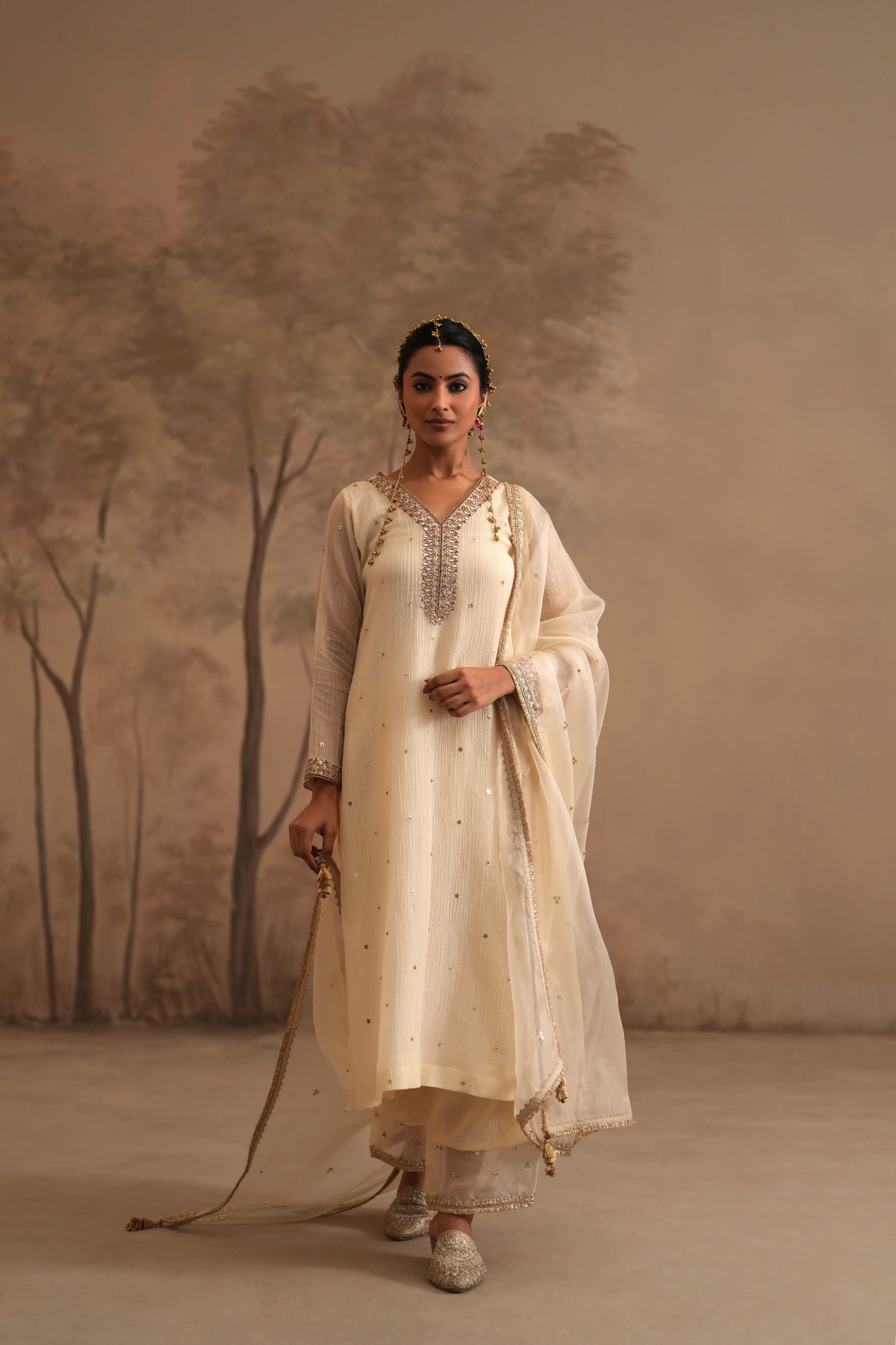 Dutch Ivory Heer Ira Straight Kurta