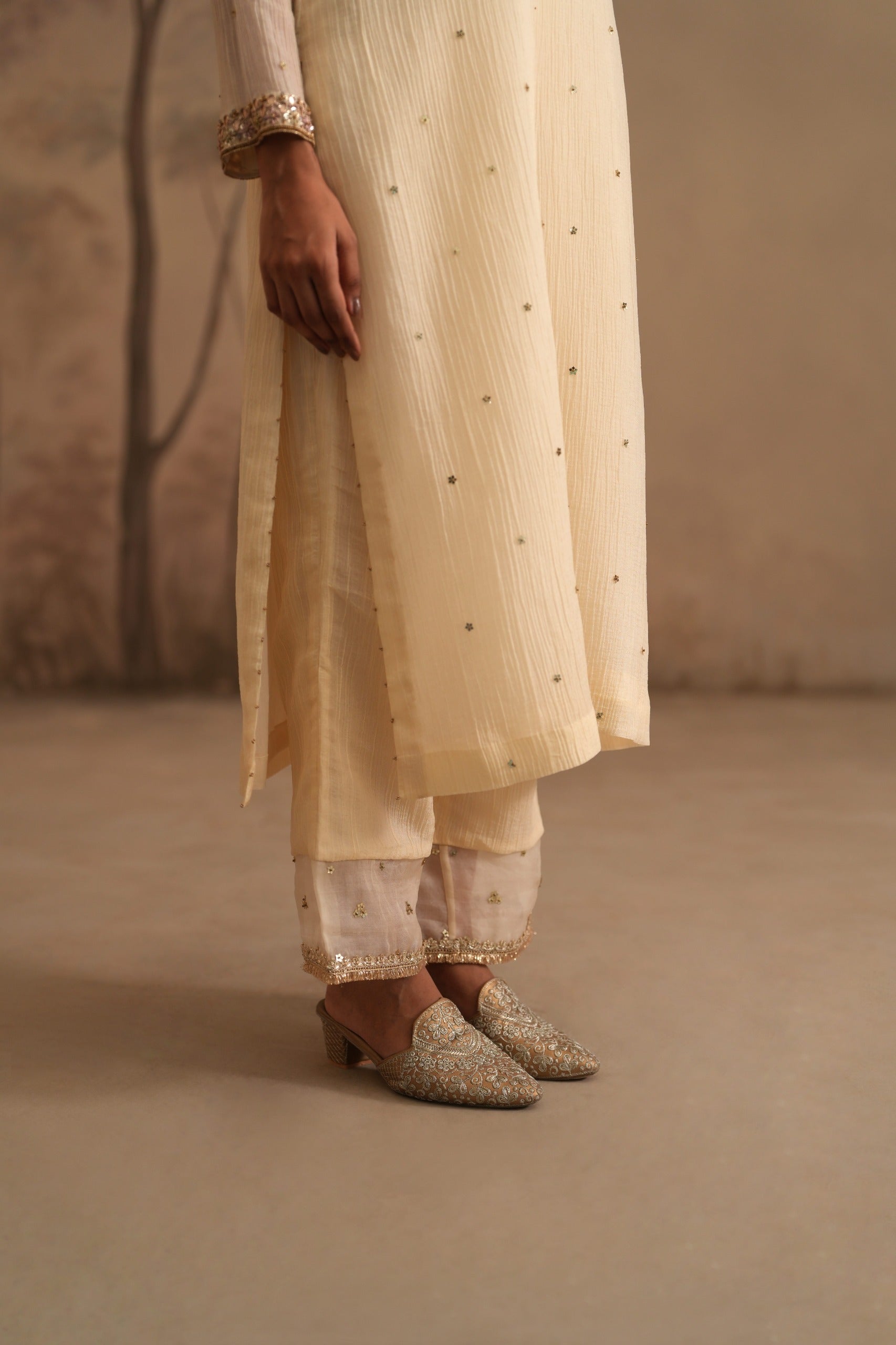 Dutch Ivory Heer Ira Straight Kurta