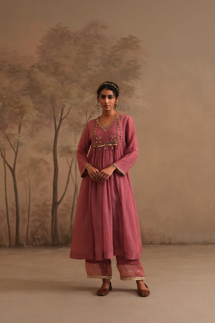 Rosebud Pink Heer Veda Center Gather