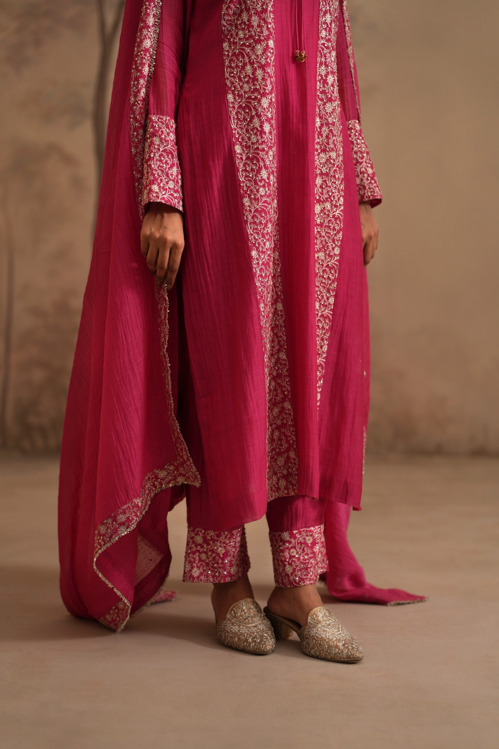 Fusia Pink Amaya Roohi