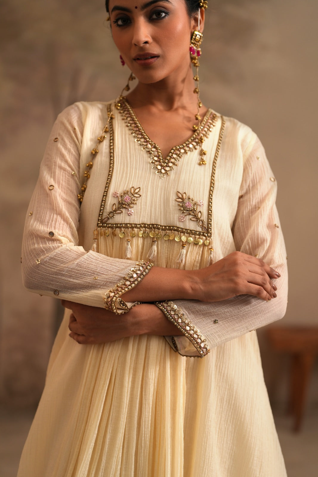 Heer Anika Center Gather - Dutch Ivory