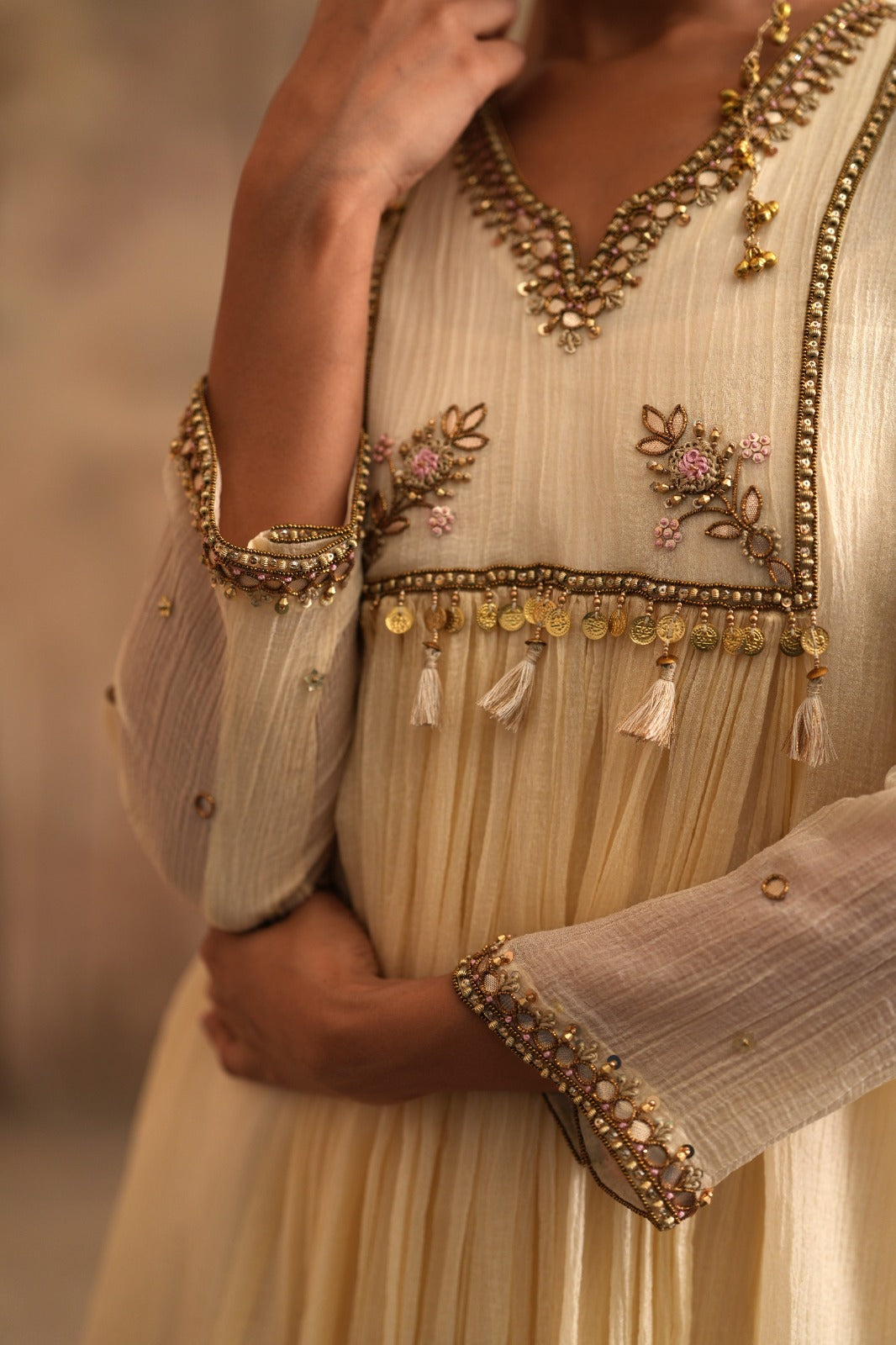 Heer Anika Center Gather - Dutch Ivory