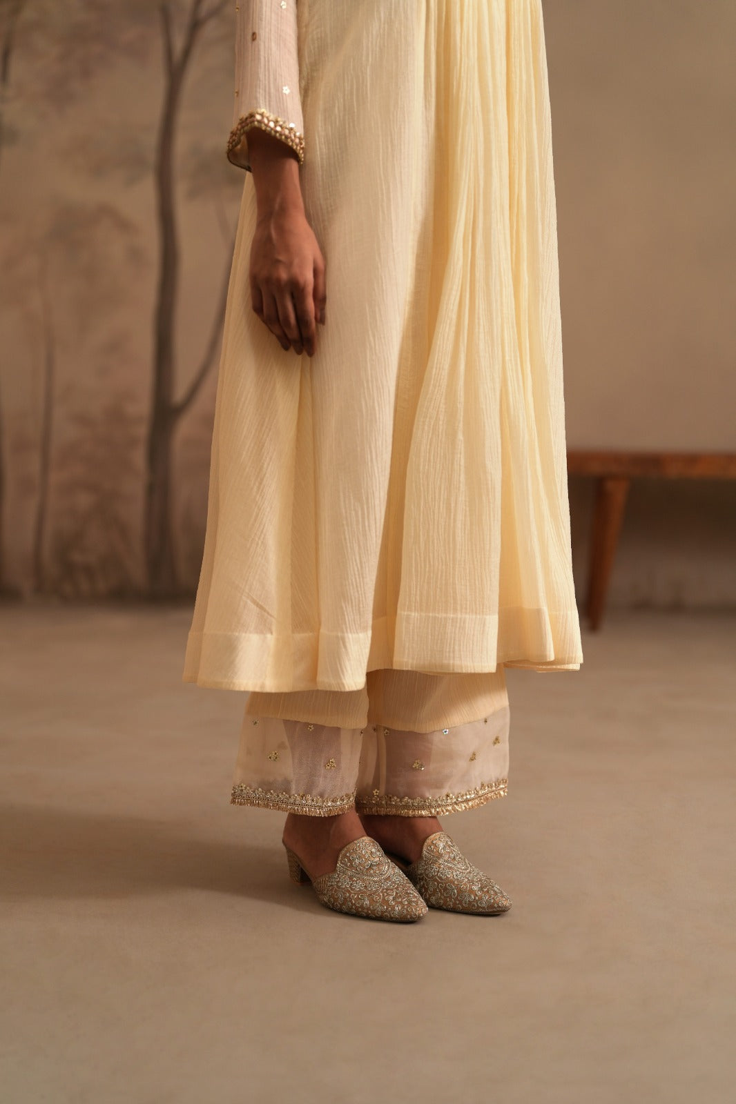Heer Anika Center Gather - Dutch Ivory